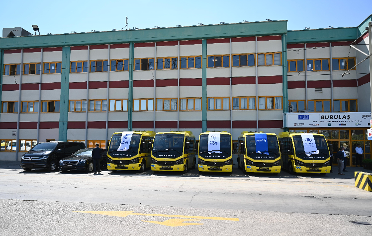 Bursa’da lüks makam araçları kamu yararına takas edildi