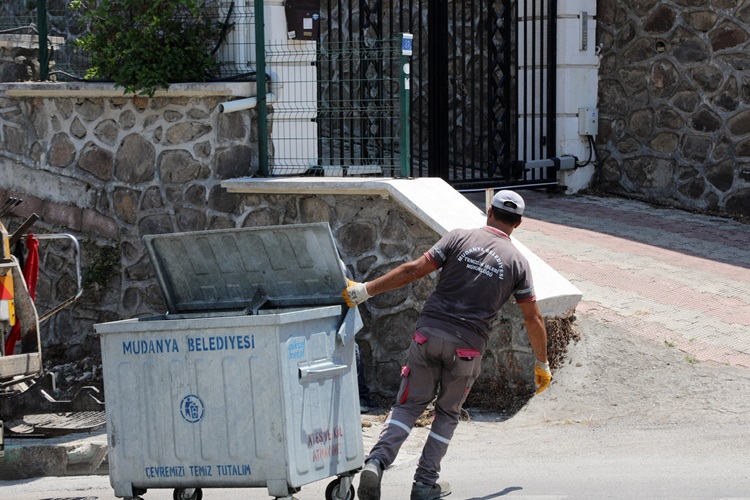 Mudanya’da bir ayda 5 bin ton evsel atık toplandı