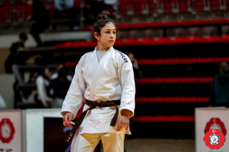 Osmangazili judocu Zeynep Öztürk’ten milli gurur