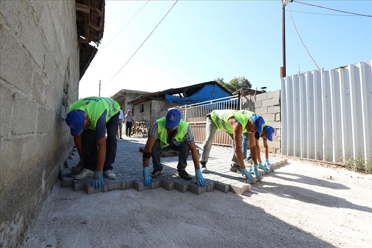 Hamamlı Mahallesi’nde sokaklar parke taşla kaplanıyor