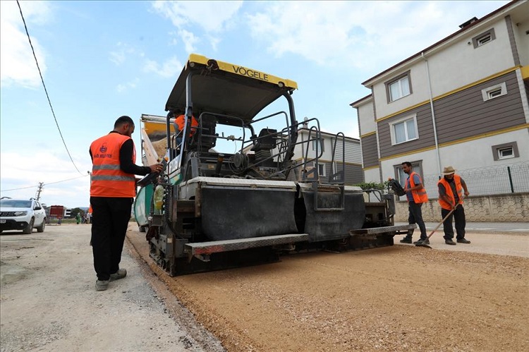 Ertuğrulgazi Mahallesi’nde Tretuvar ve yol kaplama çalışmaları sürüyor