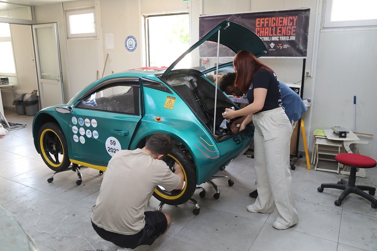 BTÜ öğrencileri Elektrikli Araç Yarışları’na hazırlanıyor