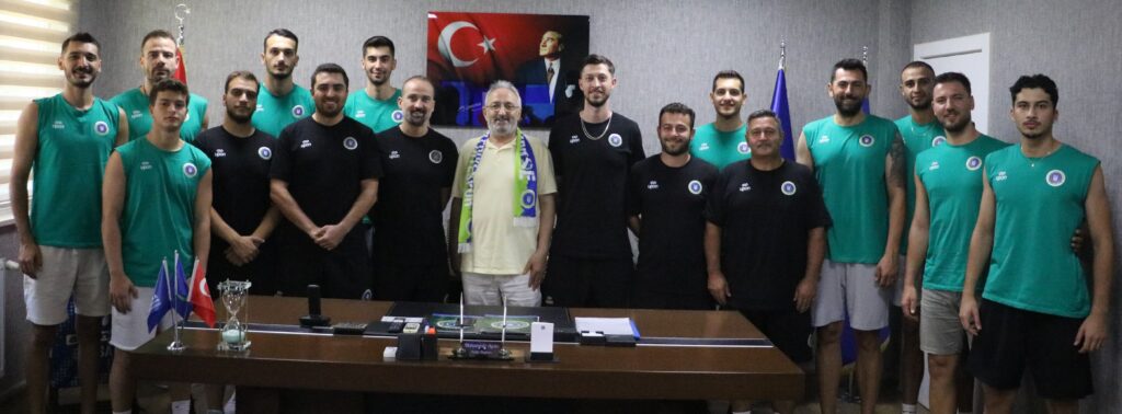 Bursa Büyükşehir Belediyespor Voleybol Takımı’nda toplu imza töreni