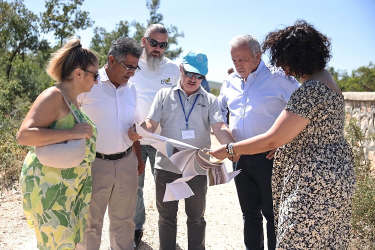 Şadi Özdemir sokak hayvanları için hazırlanan projeyi inceledi