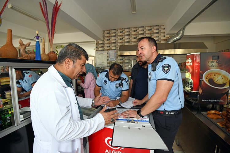 Zabıta ekipleri okul kantinlerini denetledi