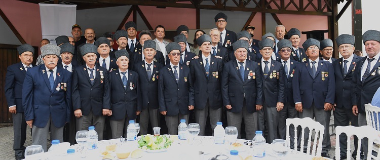 Aydın, şehit yakınları ve gaziler ile bir araya geldi