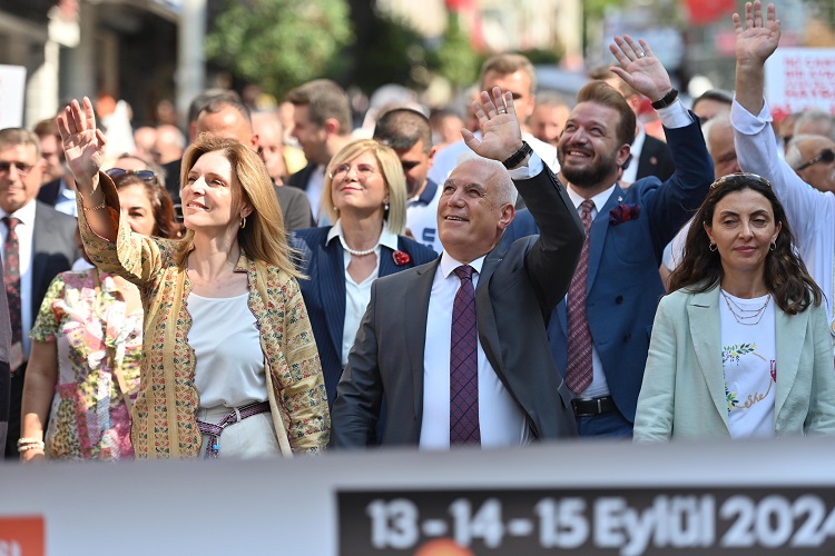 Bursa Gastronomi Festivali kortej yürüyüşüyle başladı