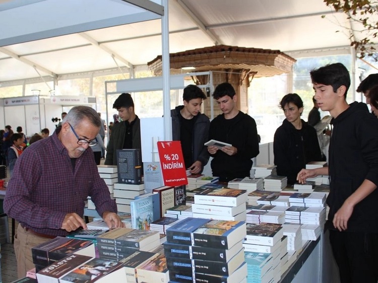 Gemlik Kitap Limanı kapılarını açıyor