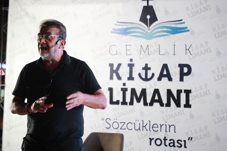 Gemlik Kitap Limanı kapılarını kitapseverlere açtı