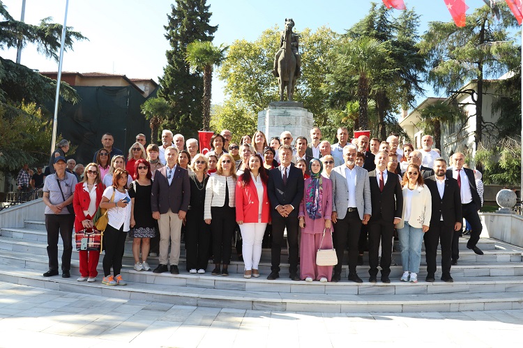 Bursa’da CHP’nin 101. kuruluş yıl dönümü kutlandı