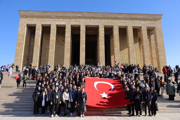 Bursalı 550 genç, Anıtkabir’de