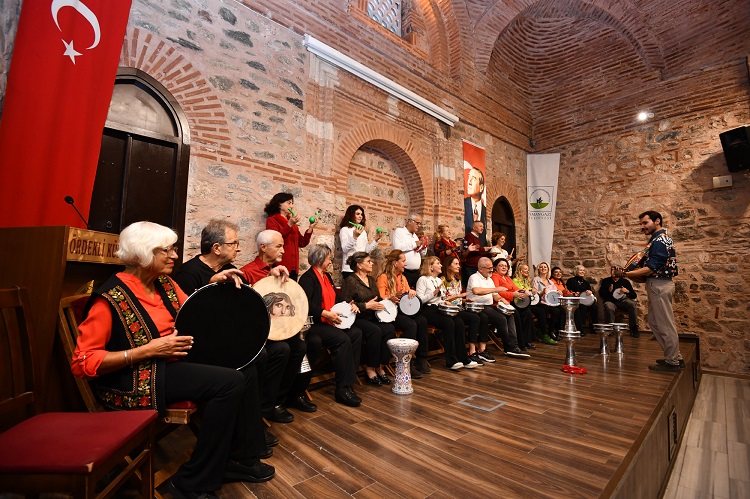 Osmangazi’de Ritim Atölyesi kursiyerleri sertifikalarını aldı