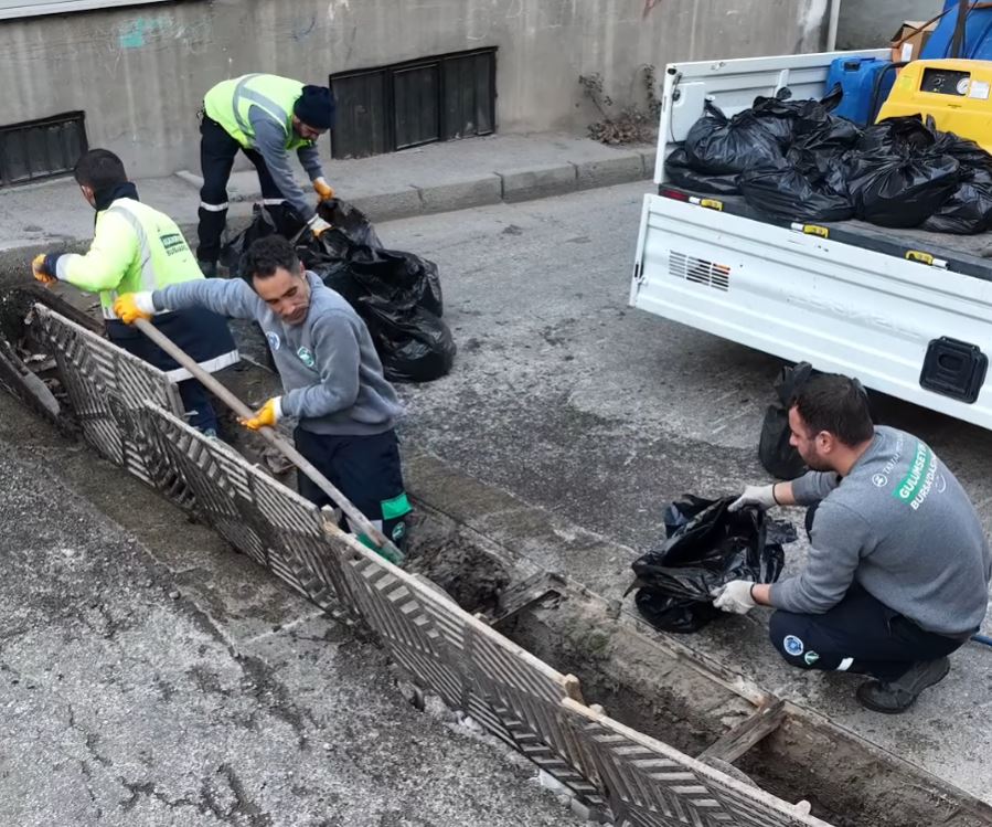 Büyükşehir’den sel ve taşkınlara karşı temizlik seferberliği