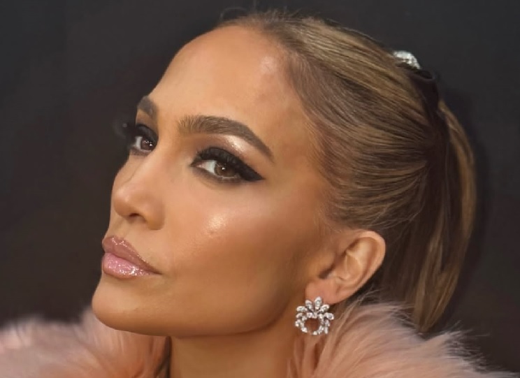 JLO’nun Messika şıklığı