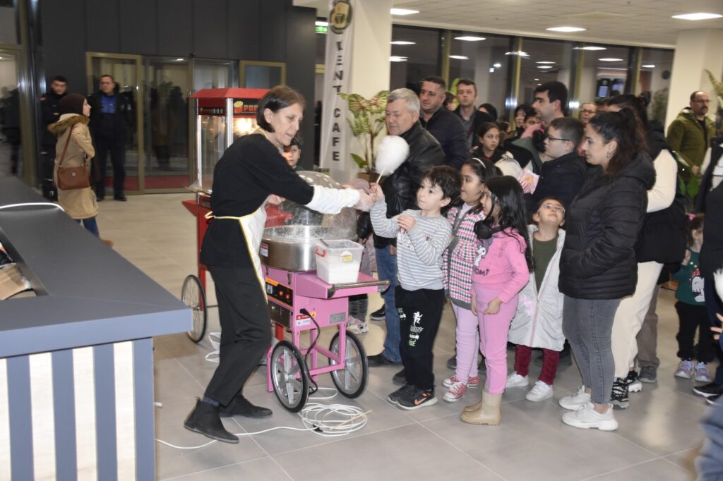 Karacabey’de ramazan sokağı doldu taştı