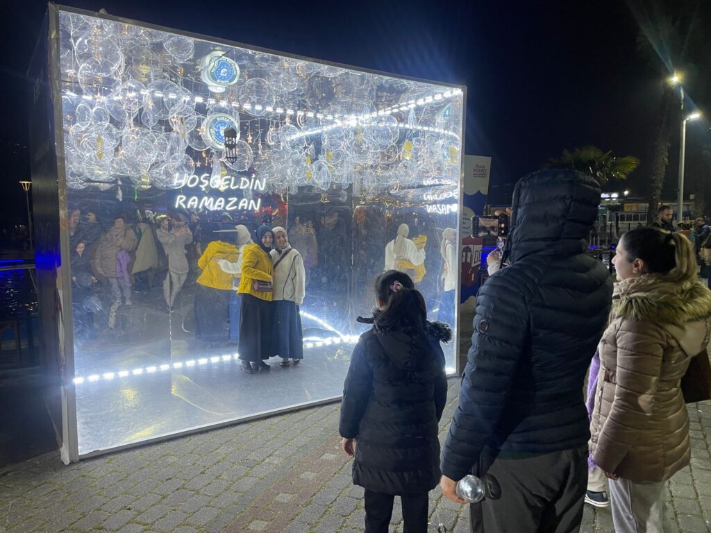 Meddahın Sözünde, Karagöz’ün Gölgesinde Ramazan