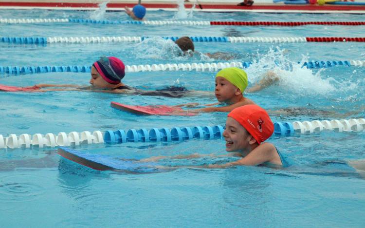 İzmit’te minik yüzücülere yetenek taraması