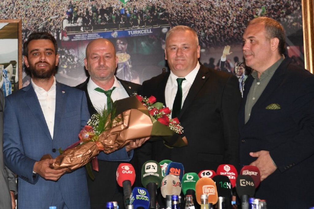 Bursaspor’da yeni dönem resmen başladı